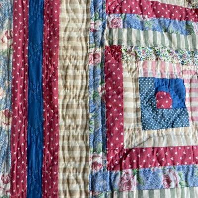 Floral/Heart Squares Quilt (some stains) 80x96 Lot 687