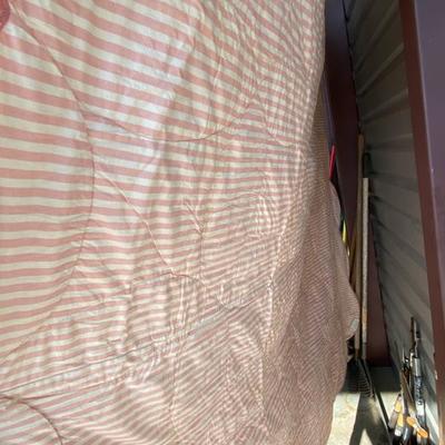 Pink Scalloped Quilt (some stains) 76x83-Lot 688