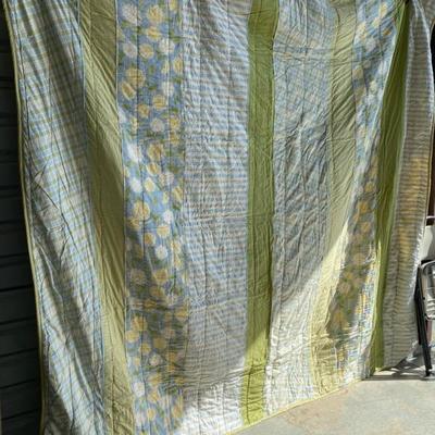 Pale Green & Yellow Floral Quilt 96x96 Lot 689