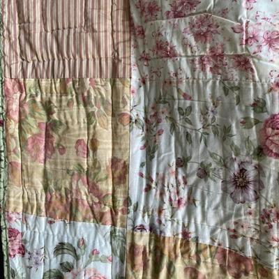 Cream/Floral/Squares Quilt with 2 Matching shams-Lot 690