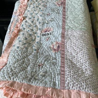 White Quilt with Flowers & Pink Ruffle w/2 Shams 89x100-Lot 693