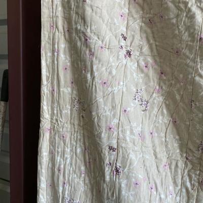 Taupe w/purple flowers- back is solid taupe 94x90-Lot 697