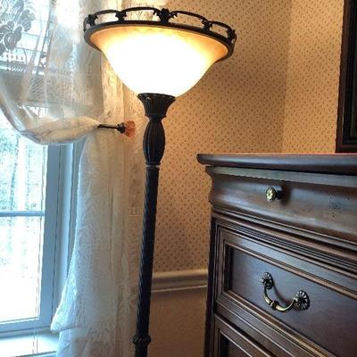 Floor lamp