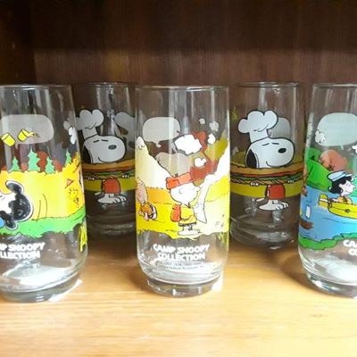 Set of 5 Peanuts Snoopy Collectible Drinking Glasses