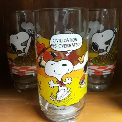 Set of 5 Peanuts Snoopy Collectible Drinking Glasses