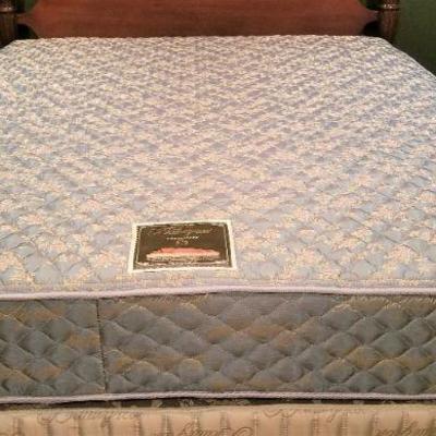 Lot #1   Gorgeous Queen Four Poster Rice Bed w/luxury Mattress set - super clean