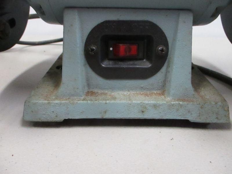 Lot 13 Delta Thin Line Bench Grinder