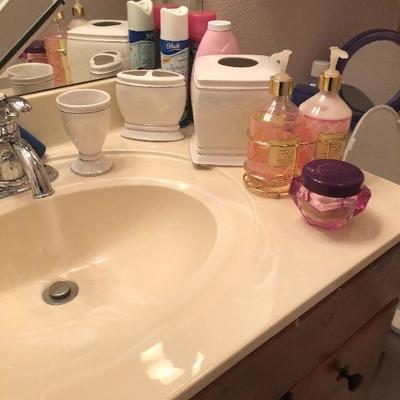 Bathroom set