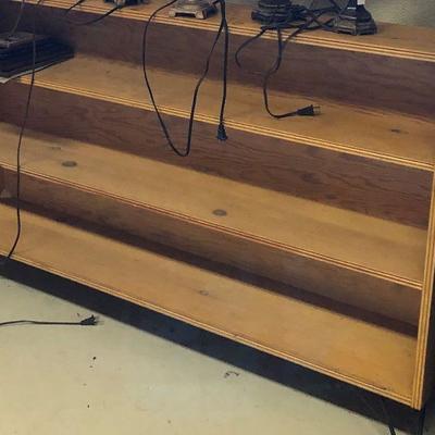 MCM shelf unit