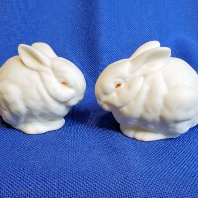 Lot7: 3 Hutschenreuther Eggs, 2 Bisque Bunnies, Painted Glass egg