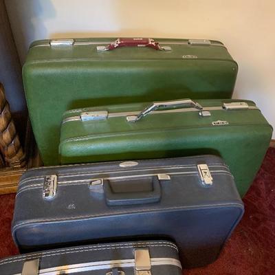 Vintage luggage lot 