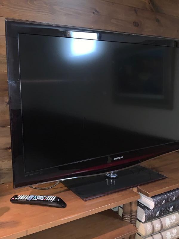 Samsung 46" LCD flat screen TV -Price Reduced! | EstateSales.org