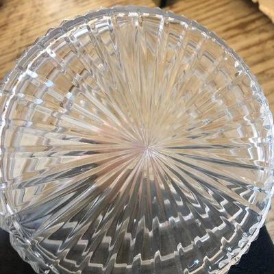 Crystal glass decanter with 2 glasses 