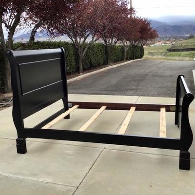 Full size bed 
