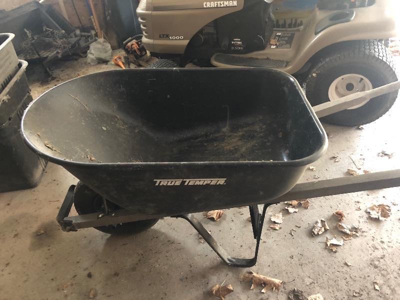 True temper wheel barrow with plastic tub
