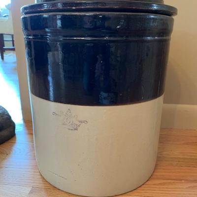 Antique 6 gallon large crock with lid