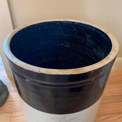 Antique 6 gallon large crock with lid
