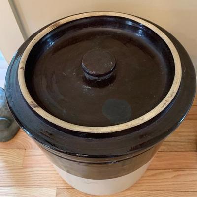 Antique 6 gallon large crock with lid