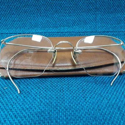 Vintage Gold Wire Frame Reading Glasses with Case