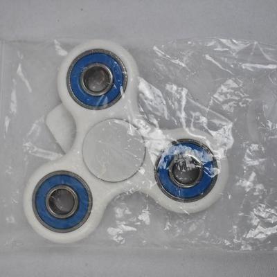 8 Fidget Spinners, White & Blue - New