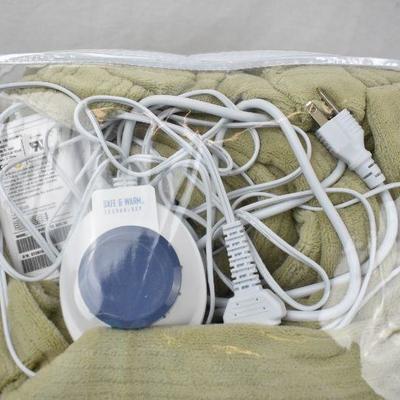 King Size Electric Blanket, works. ONLY 1 plug/controller included