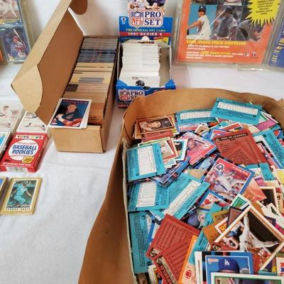 Thousands of Vintage Sports Cards