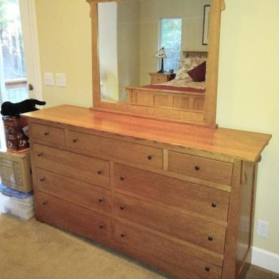 Like New Dresser with Mirror