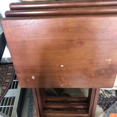 Set 4 TV trays ! 