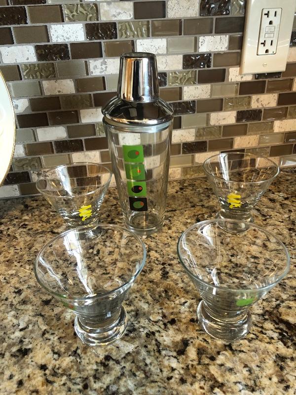 Martini shaker set