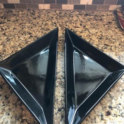 Pampered chef 2 plates 