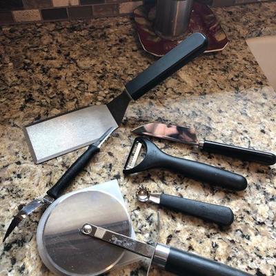 Pampered chef kitchen set 