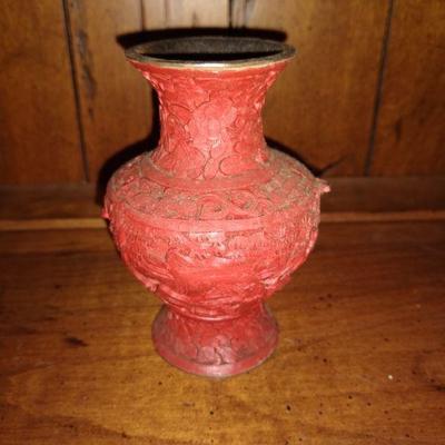 Antique cinnabar red vase Chinese