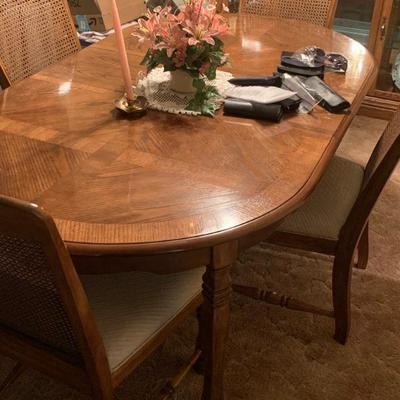 GORGEOUS Dining Table