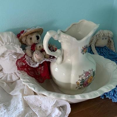 water pitcher & basin + dolls