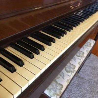 Beautiful Vintage Mahogany  Upright Baldwin Acrosonic Piano with Bench 