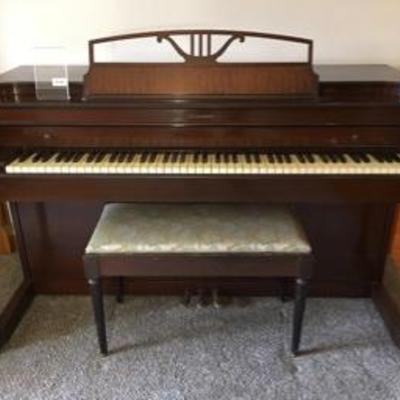 Beautiful Vintage Mahogany  Upright Baldwin Acrosonic Piano with Bench 