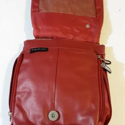 Travelon sling backpack