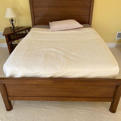 Pottery Barn Full Size Bed