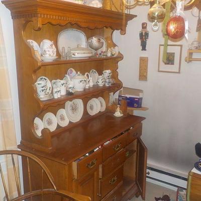Conant Ball " Mayflower Furniture" Rock maple Kitchen Cupboard . No contains.