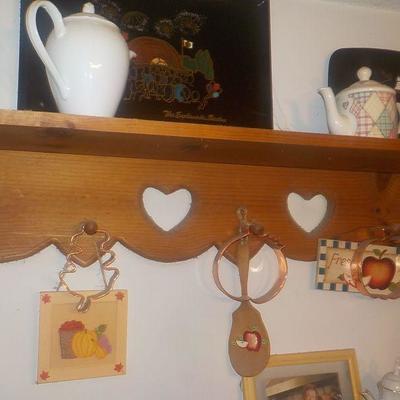 Hand made shelve with hearts carving, solid wood and clean.