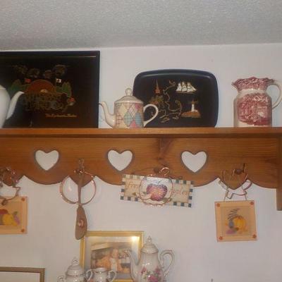Hand made shelve with hearts carving, solid wood and clean.