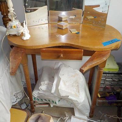Vintage vanity end table with Mirror.