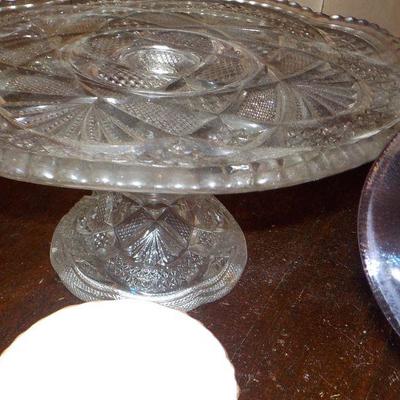 4 - Amazing collector glass ware., cake dish, flower vase, mini decanter, shell dish.