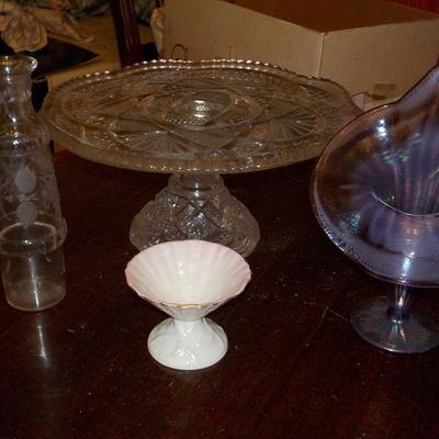 4 - Amazing collector glass ware., cake dish, flower vase, mini decanter, shell dish.