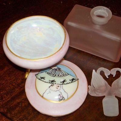 Stunning Swan Colored Glass perfume & Orient Trinket holder.