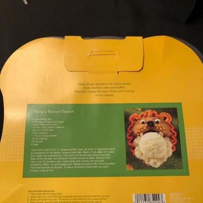 Cake & Ice Cream Pan And Heart Shaped Cookie Cutter Set