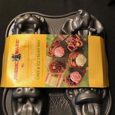Cake & Ice Cream Pan And Heart Shaped Cookie Cutter Set
