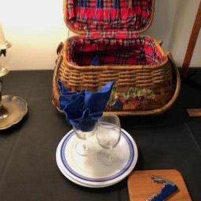 Vintage Picnic Basket Set
