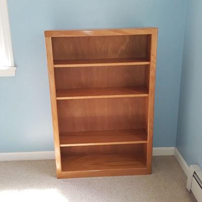 Adjustable shelf bookcase