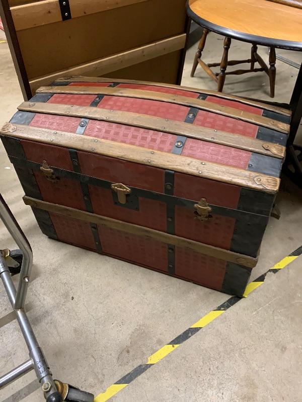 Antique humpback trunk